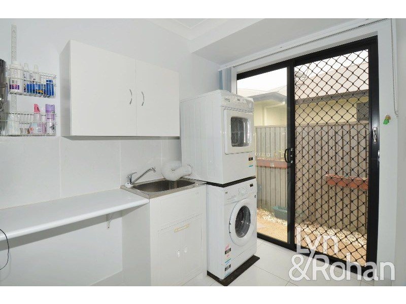 22 Hillock Crescent, Bushland Beach QLD 4818