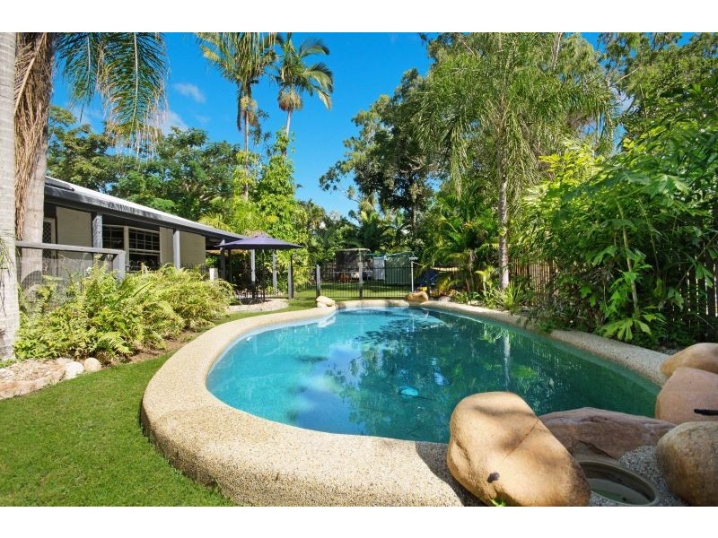 Bushland Beach QLD 4818