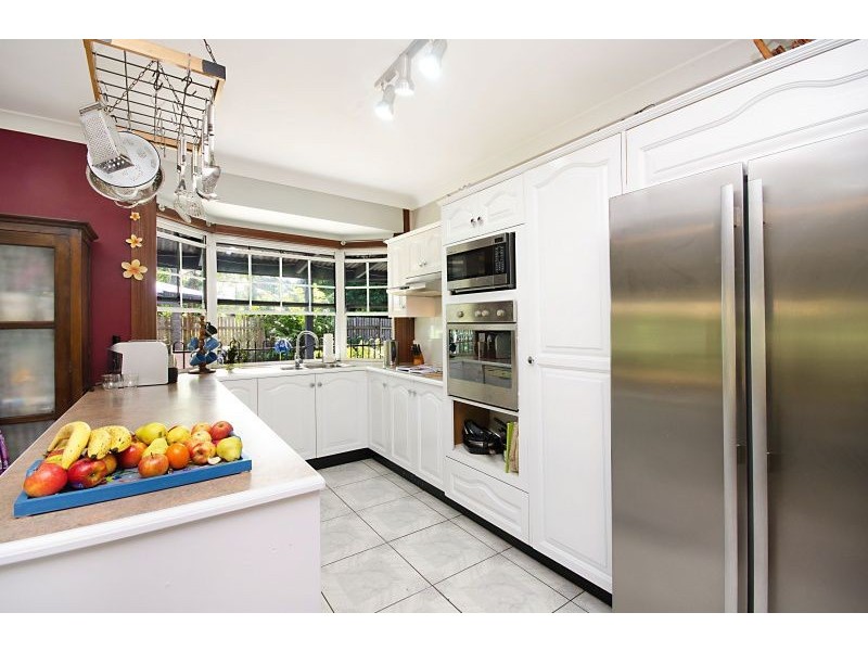 Bushland Beach QLD 4818