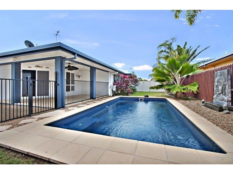 17 Livistonia Close, Bushland Beach QLD 4818