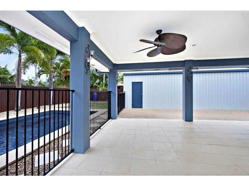 17 Livistonia Close, Bushland Beach QLD 4818