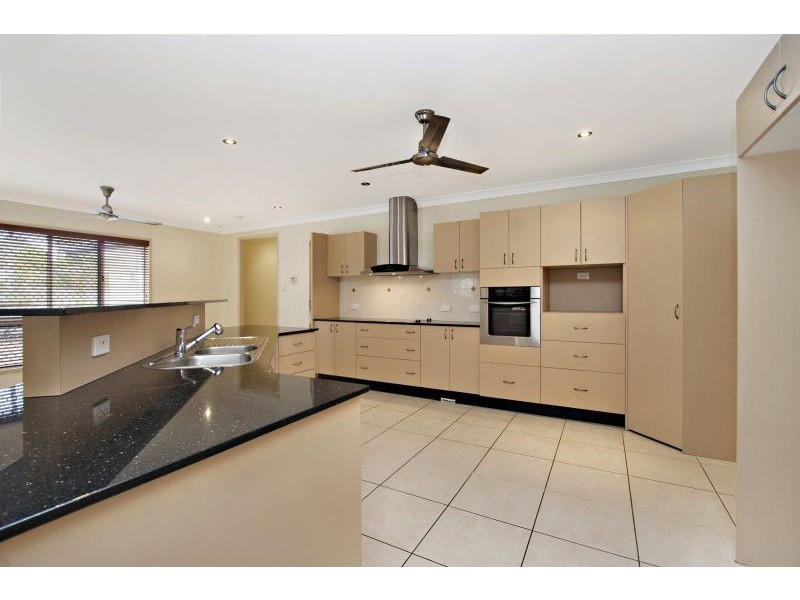 17 Livistonia Close, Bushland Beach QLD 4818