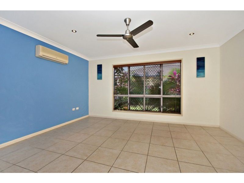 17 Livistonia Close, Bushland Beach QLD 4818