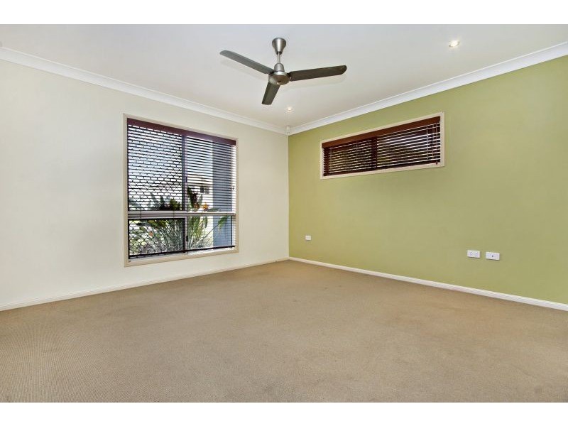 17 Livistonia Close, Bushland Beach QLD 4818