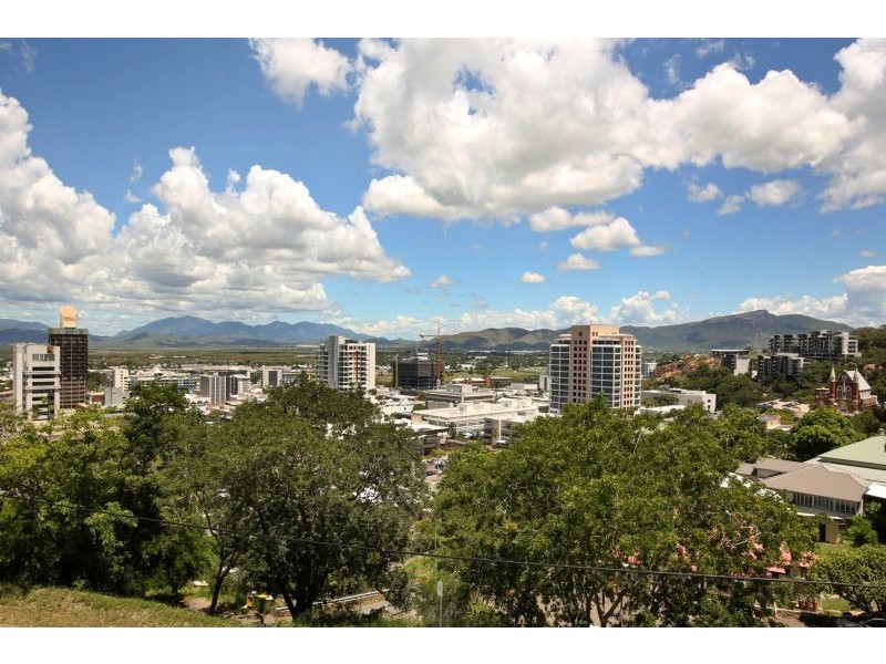 36/7 Hale Street, North Ward QLD 4810