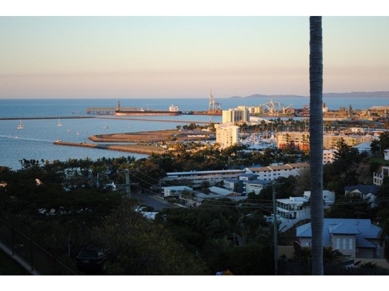 36/7 Hale Street, North Ward QLD 4810