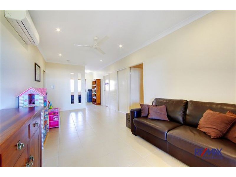 Bushland Beach QLD 4818