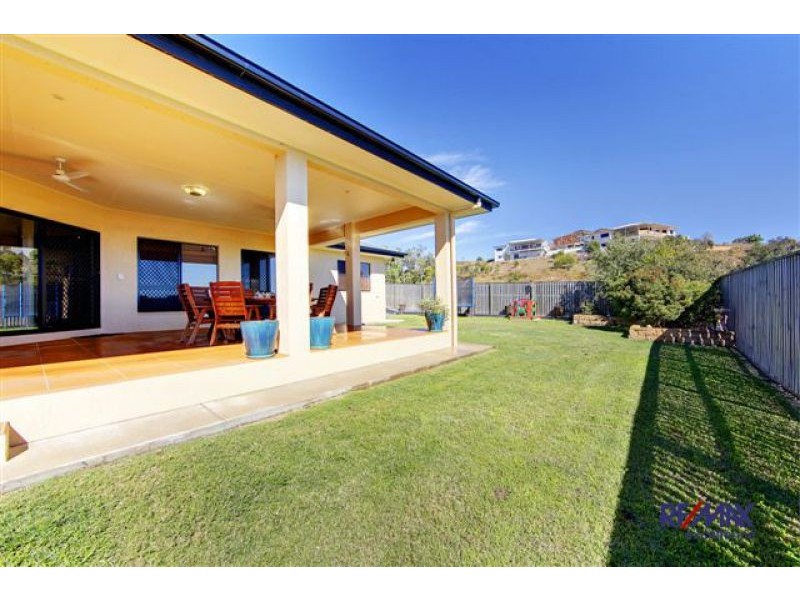 Bushland Beach QLD 4818