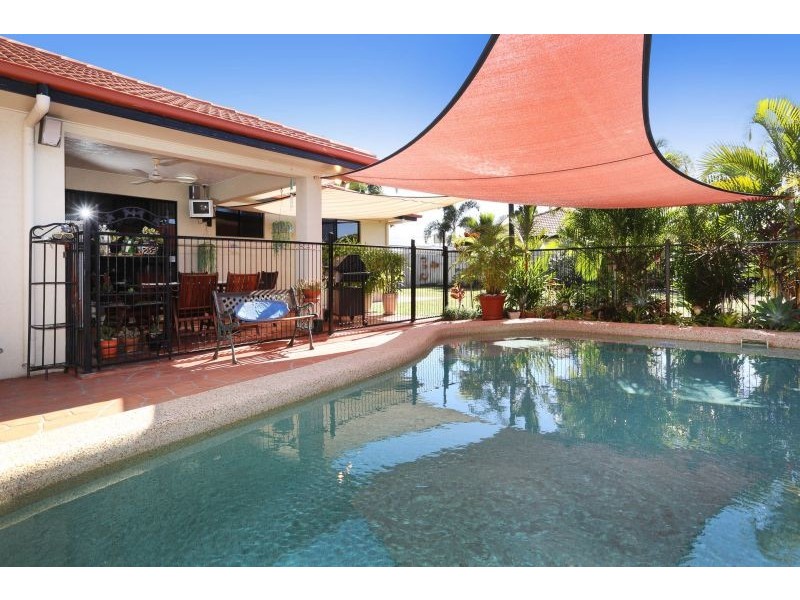 12 Squires Crescent, Kirwan QLD 4817