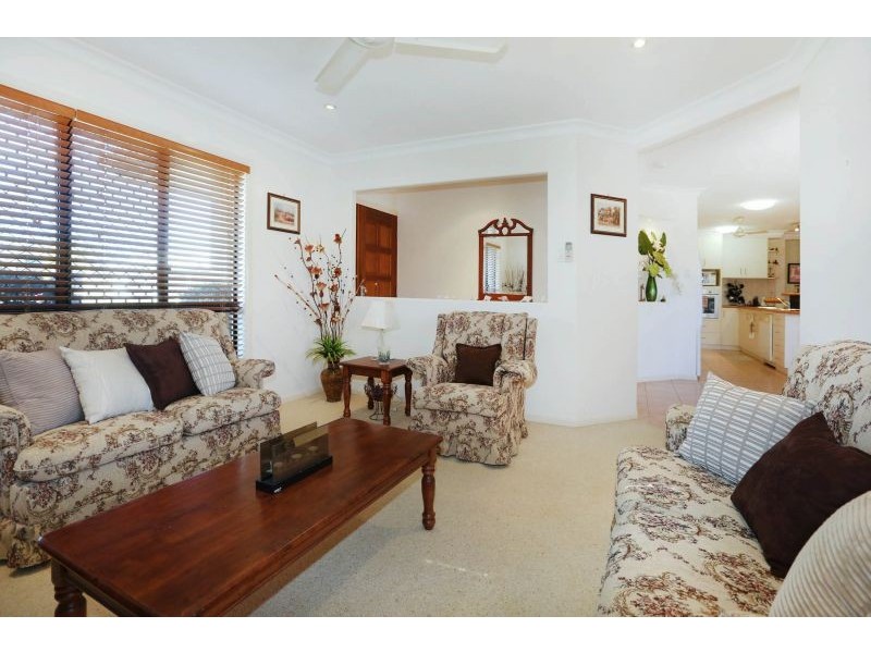 12 Squires Crescent, Kirwan QLD 4817