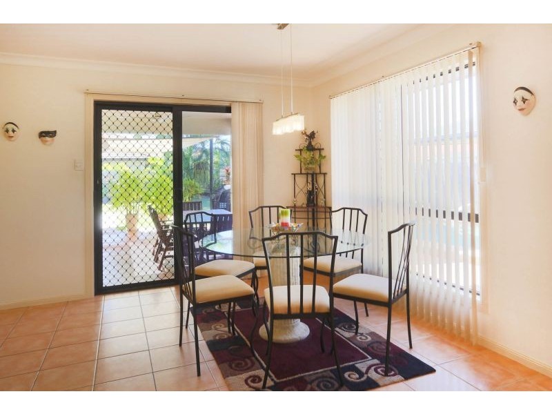 12 Squires Crescent, Kirwan QLD 4817