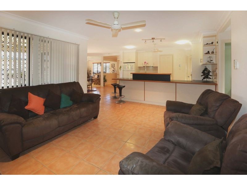 12 Squires Crescent, Kirwan QLD 4817