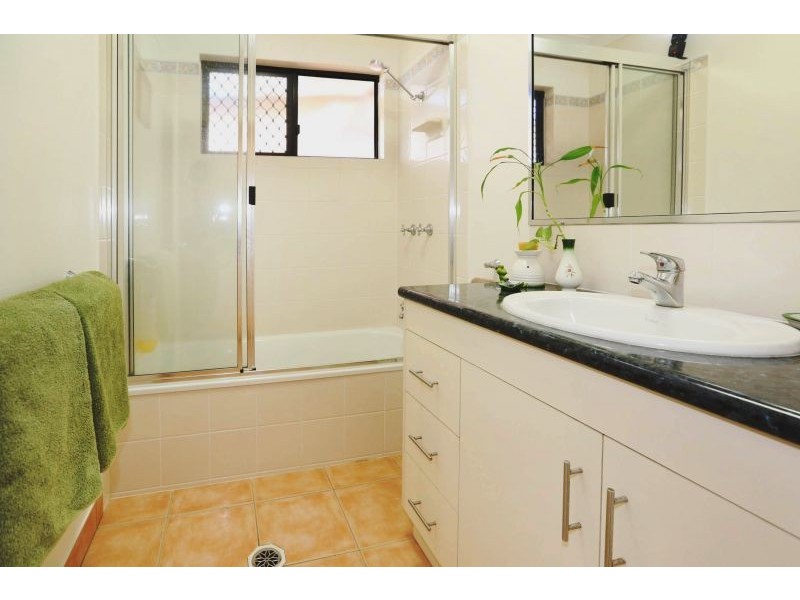 12 Squires Crescent, Kirwan QLD 4817