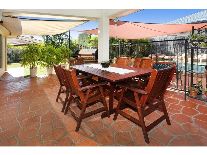 12 Squires Crescent, Kirwan QLD 4817