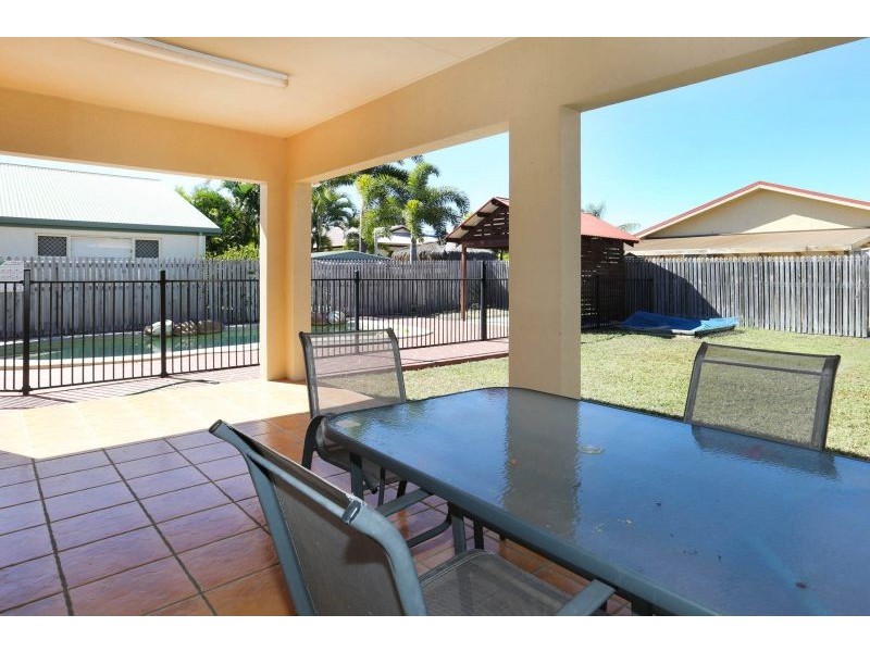 5 Earl Circuit, Kirwan QLD 4817