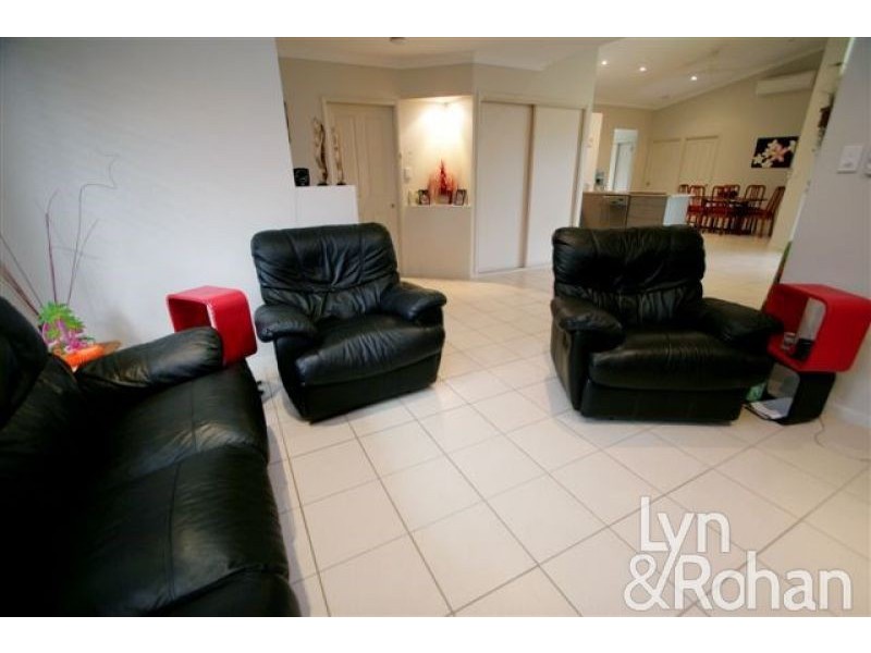 40 Mount Low Parkway, Mount Low QLD 4818