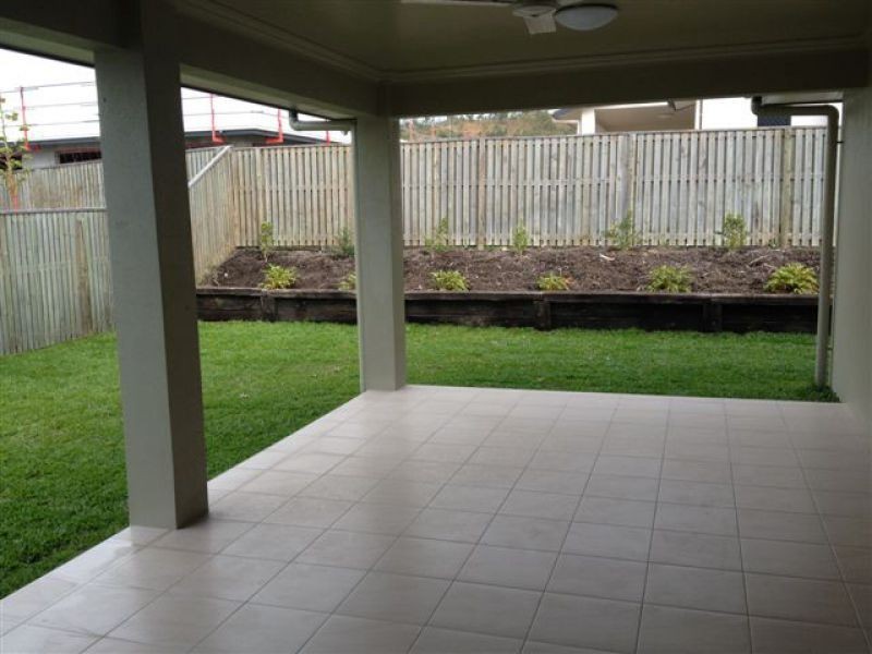 Bushland Beach QLD 4818