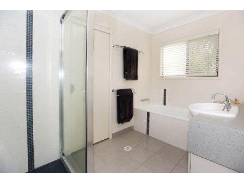 33 Wexford Cres, Mount Low QLD 4818