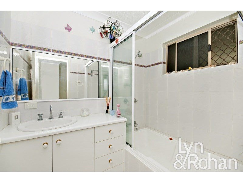 10 Preston Court, Kirwan QLD 4817