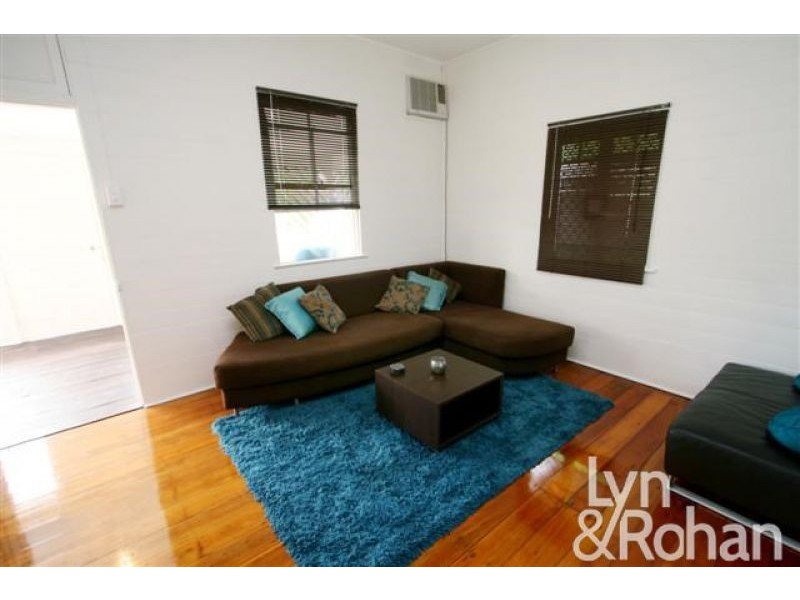 24 Hubert Street, South Townsville QLD 4810