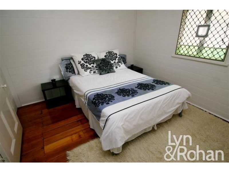 24 Hubert Street, South Townsville QLD 4810