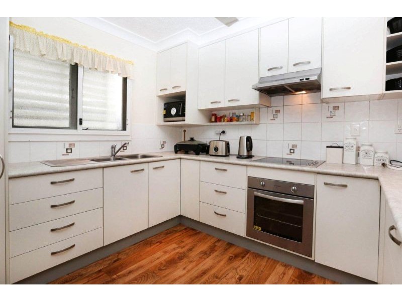 11 Mabin Street, Mundingburra QLD 4812