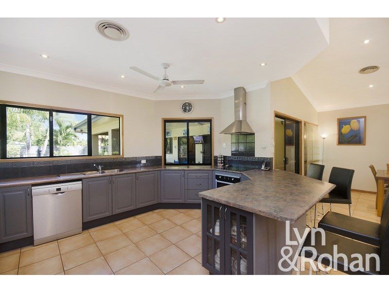 21 Riviera Circuit, Kirwan QLD 4817