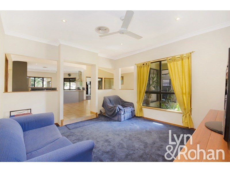 21 Riviera Circuit, Kirwan QLD 4817