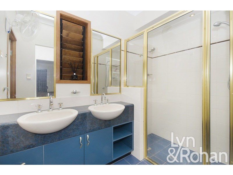 21 Riviera Circuit, Kirwan QLD 4817