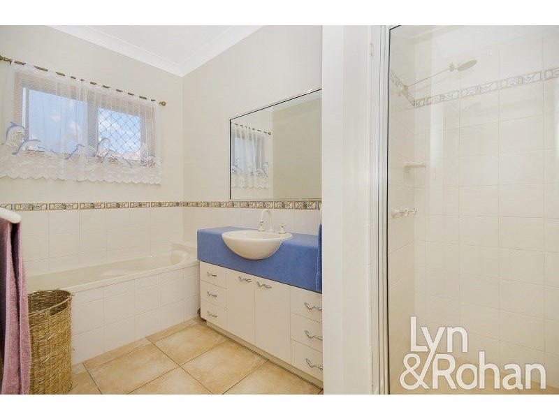 21 Riviera Circuit, Kirwan QLD 4817