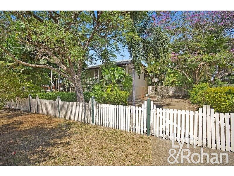 58 Roberts Street, Hermit Park QLD 4812