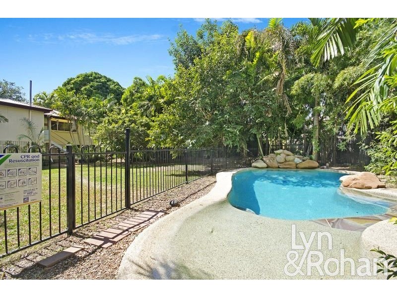 58 Roberts Street, Hermit Park QLD 4812