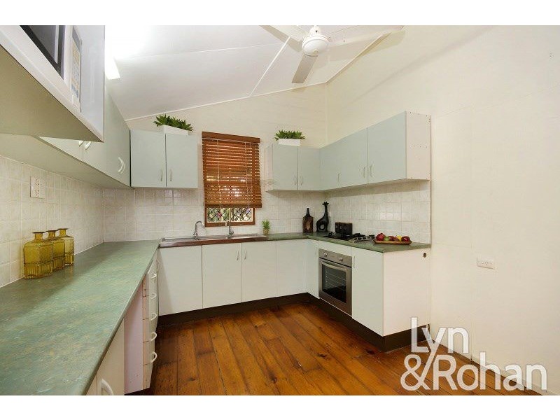 58 Roberts Street, Hermit Park QLD 4812