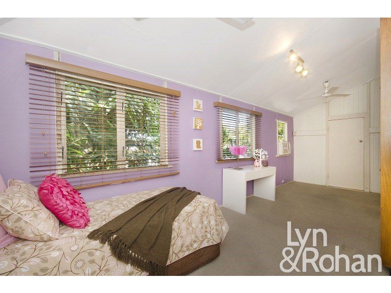 58 Roberts Street, Hermit Park QLD 4812