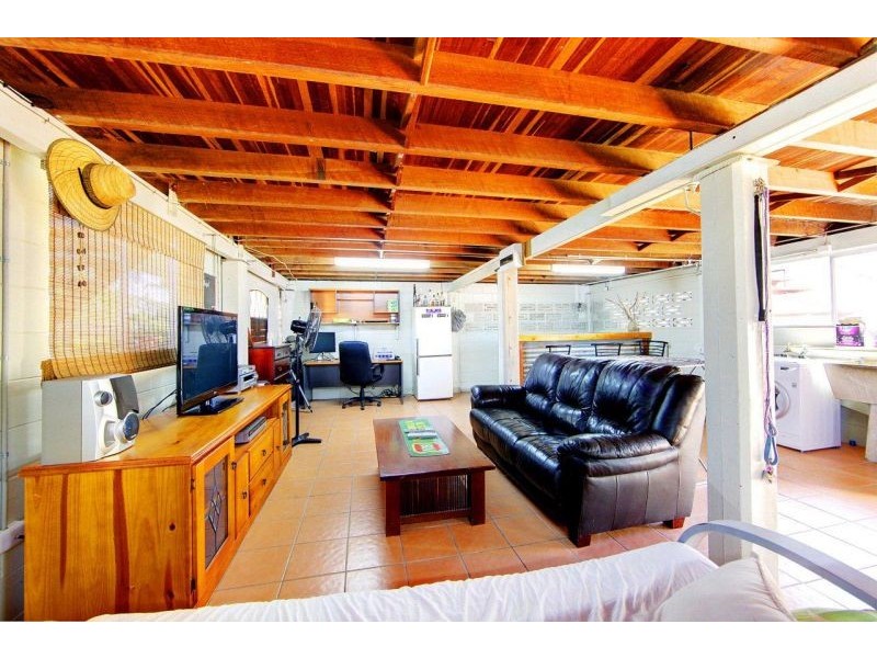 33 Crocker Street, Kirwan QLD 4817