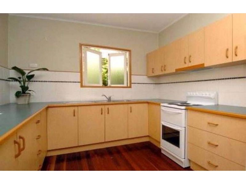 9 Goldring Street, Hermit Park QLD 4812