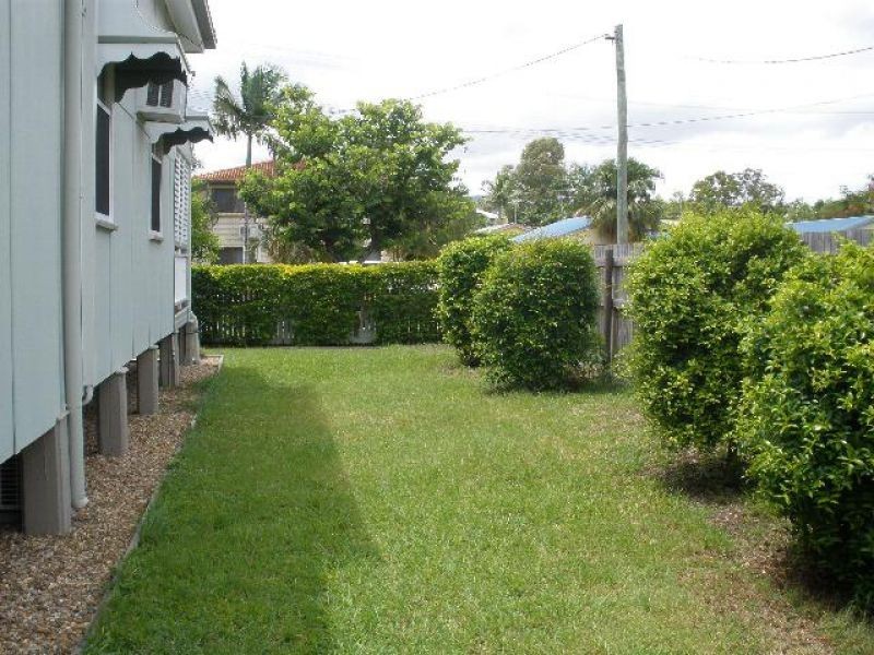 9 Goldring Street, Hermit Park QLD 4812