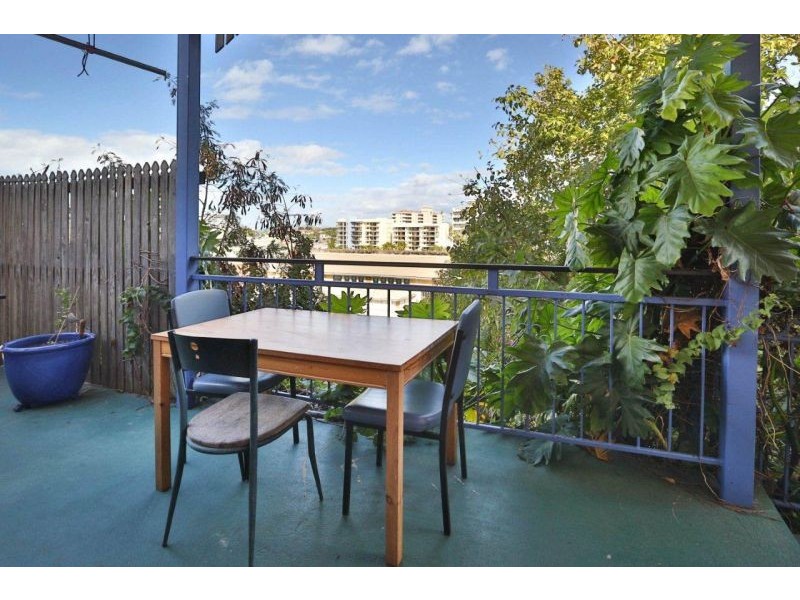 2/22 Melton Terrace, Townsville City QLD 4810