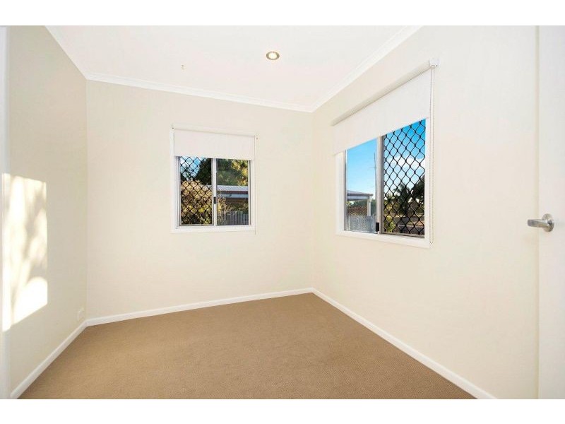 27 Hubert Street, South Townsville QLD 4810