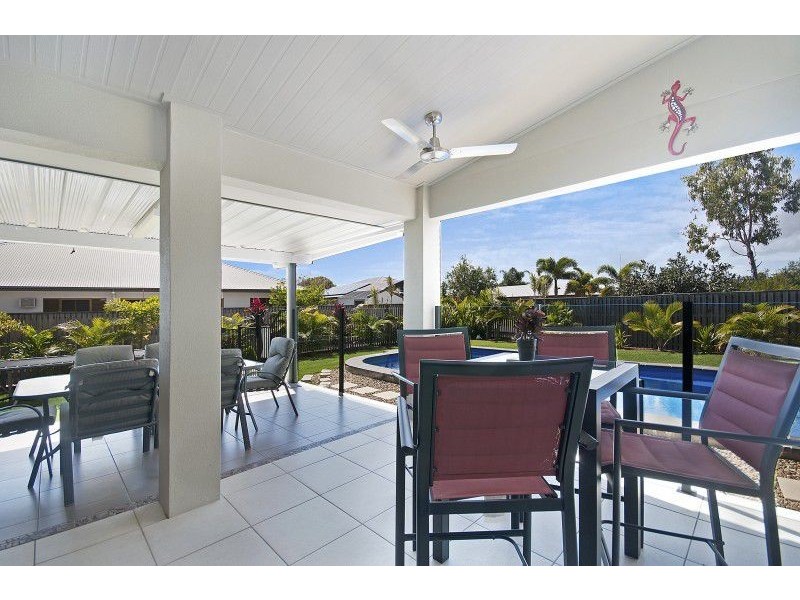 14 Woodwark Drive, Bushland Beach QLD 4818