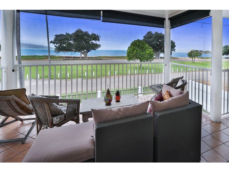 50 Palm Street, Rowes Bay QLD 4810