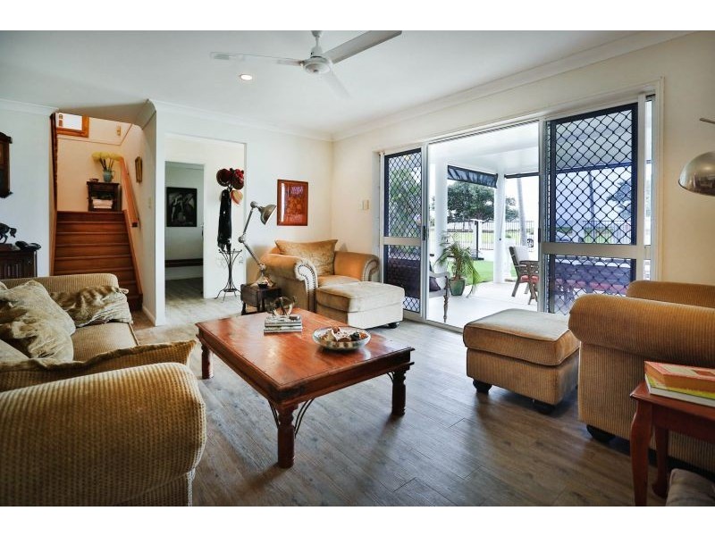 50 Palm Street, Rowes Bay QLD 4810