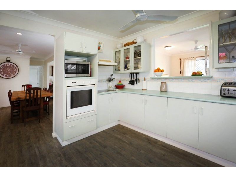 50 Palm Street, Rowes Bay QLD 4810