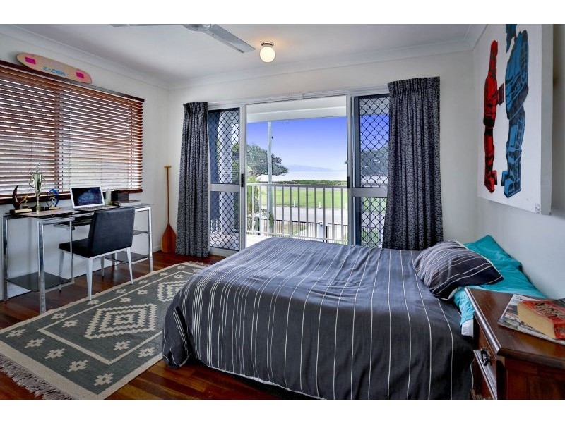 50 Palm Street, Rowes Bay QLD 4810