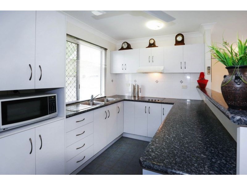 50 Palm Street, Rowes Bay QLD 4810