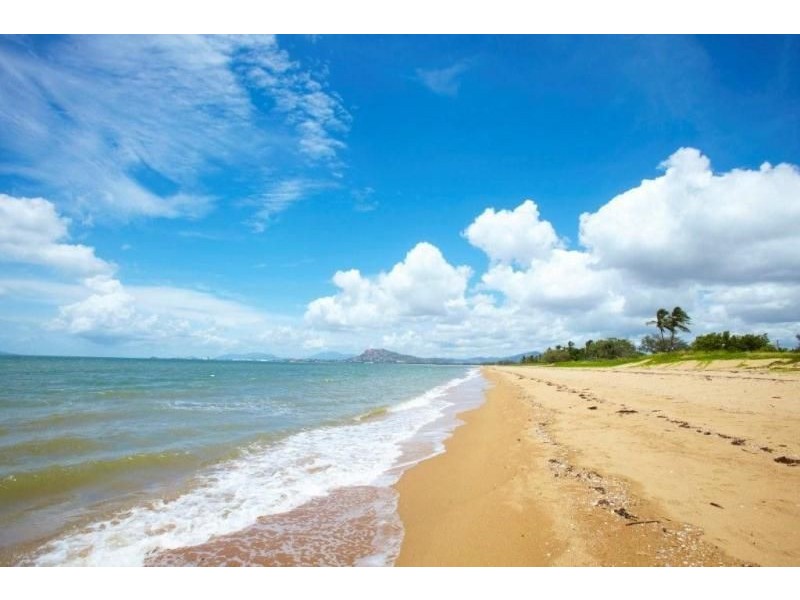 50 Palm Street, Rowes Bay QLD 4810