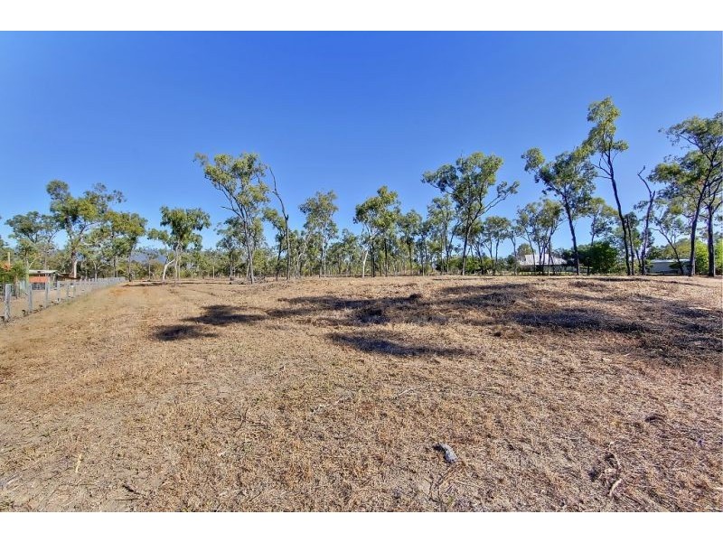 16 Tennessee Way, Kelso QLD 4815