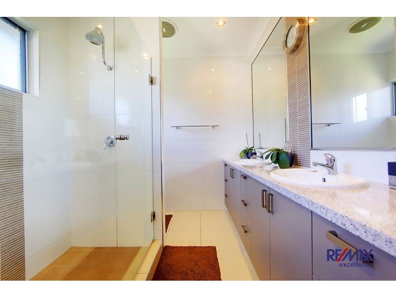 9 Waterfront Parade, Idalia QLD 4811