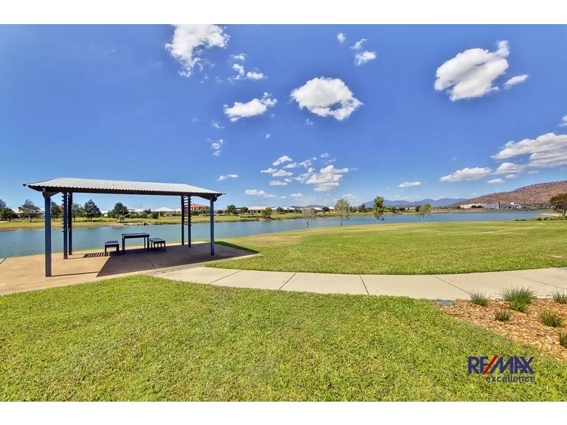 9 Waterfront Parade, Idalia QLD 4811