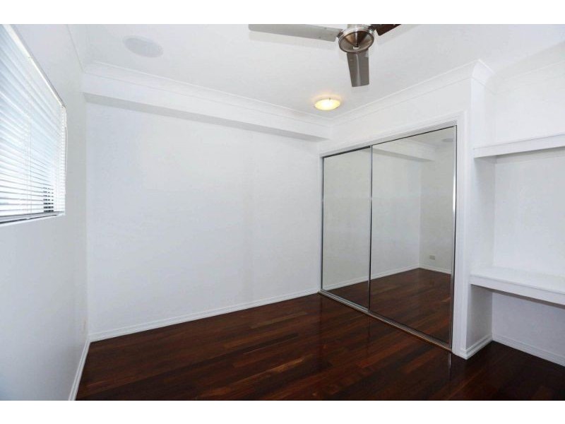 21/16 Sir Leslie Thiess Drive, Townsville City QLD 4810